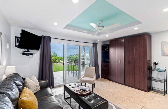 Oceanfront Bliss - The Beach on Longboat Key #106 Resort by RVA
