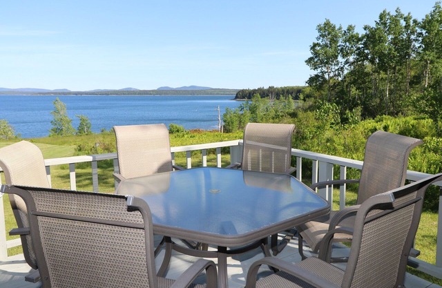 Cabo frente al mar en Newbury Neck, Surry. Impresionantes vistas del parque natural de Acadia