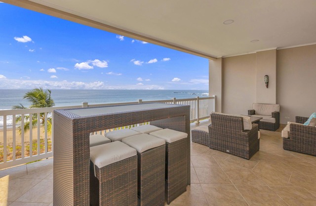 Condominio frente al mar Jacó Costa Rica # 604