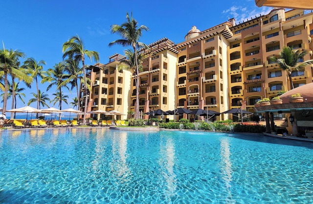 Oceanfront condominium with direct beach access – Nuevo Vallarta