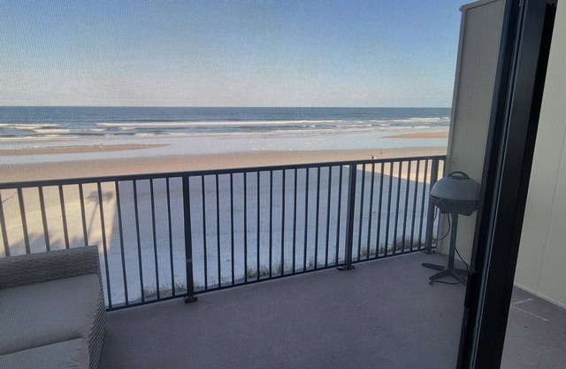 Oceanfront corner townhouse. Tennis/ pickleball. Crescent Beach. St. Augustine.