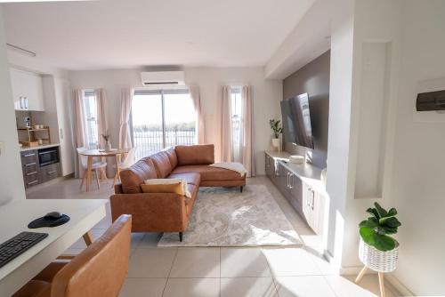 Oceanfront Executive Suite with Office & Wifi