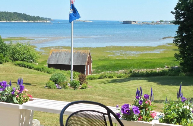 Casa histórica frente al mar cerca de Popham & Islands en la desembocadura del río Kennebec