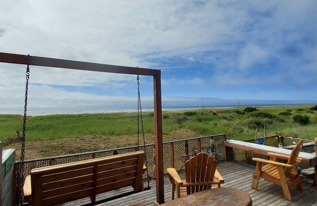 Frente al mar - Amigable para niños / perros - Vistas al atardecer - Gran plataforma de Oceanside - Remodelado