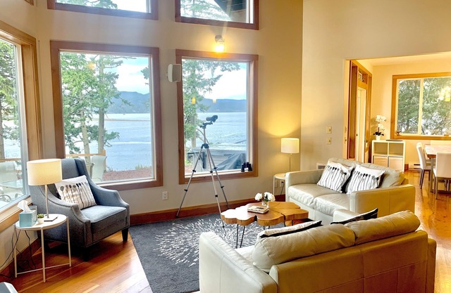 Casa frente al mar en 3 acres con jacuzzi y playa privada y muelle