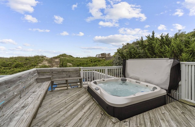 Oceanfront house with private pool, hot tub, & rec room with pool table