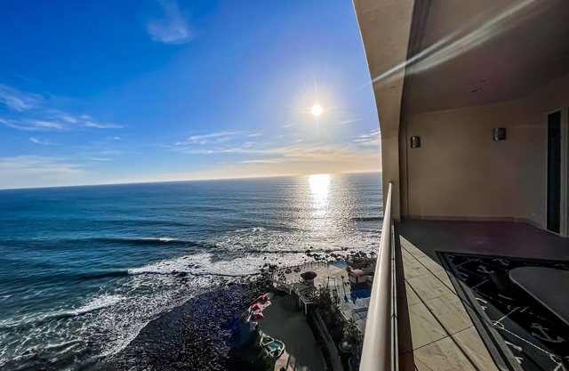 Oceanfront|LasOlasCondo|Pools&Jacuzzis|Rosarito