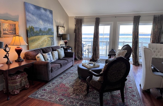 Oceanfront Luxury Magical Views Sunset and Sunrise