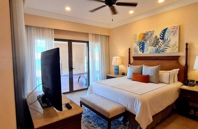 Oceanfront Luxury Villa in Loreto, Spa Access & Adventure-Filled Getaway!