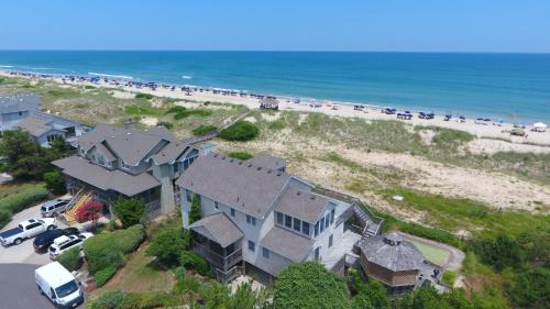 OCEANFRONT, Ocean Views, Community Amenities, Close to Beach Access-704, Sea Forever