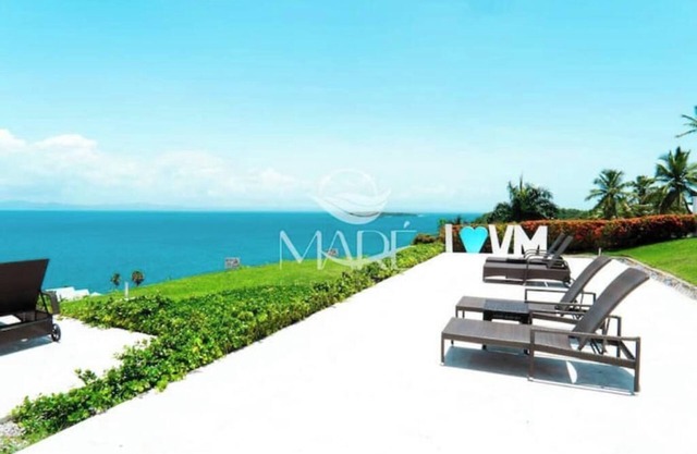 Oceanfront paradise, sun-beach VII 302