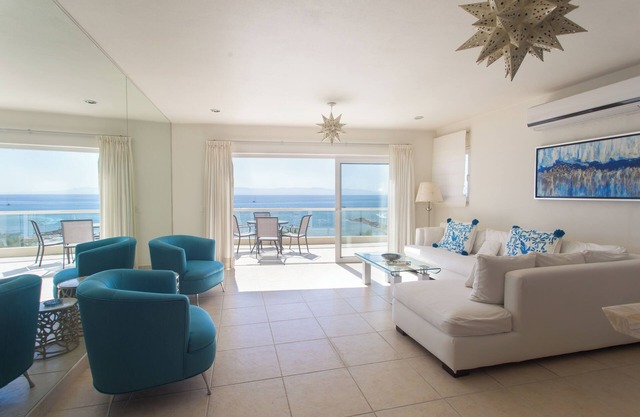 OCEANFRONT PENTHOUSE, **BREATHTAKING VIEWS**