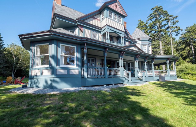 Oceanfront, private home, 3 Bed, 3 Baths, near beaches, golf, dining & more.