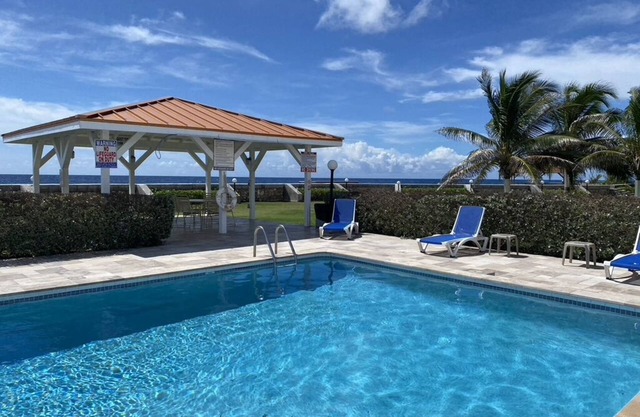 Oceanfront renovated 2 bd 2.5 bth, pool, boardwalk, easy access to whole island.