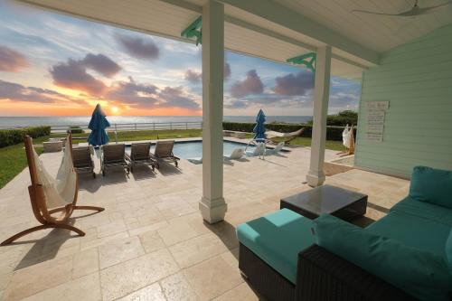 Oceanfront Resort-Style Oasis -Private Pool & Car