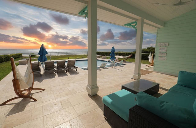 Private Luxury Beachfront Villa ,Private Beachside Pool, Courtesy Car Included