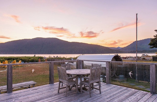 Ocean Front Family-Friendly Retreat- 4 habitaciones. Driftwood Cottage