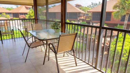 Oceanfront Sanibel Island retreat with private beach