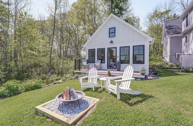 Oceanfront Studio w/ Private Dock in Harpswell!