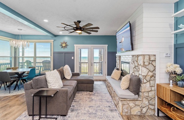 Oceanfront, Stunning Contemporary Condo,1st Floor, Recently Remodeled