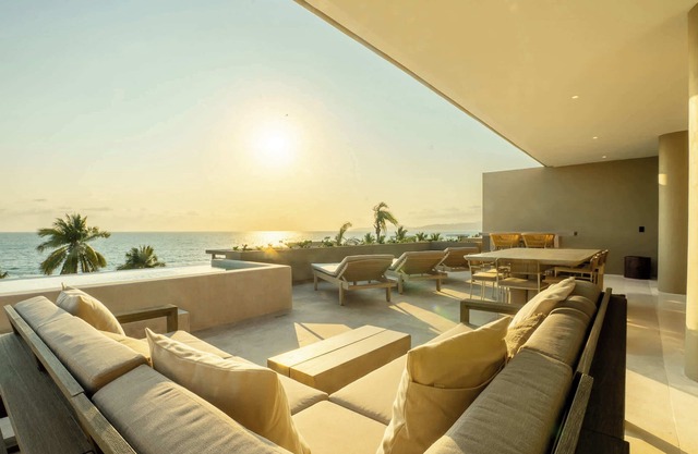 Atardeceres frente al mar y piscina privada en Playa Blanca