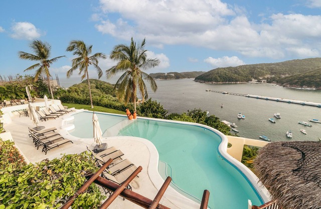 Condominio de dos habitaciones frente al mar con terraza privada en la azotea | Caminar a todo