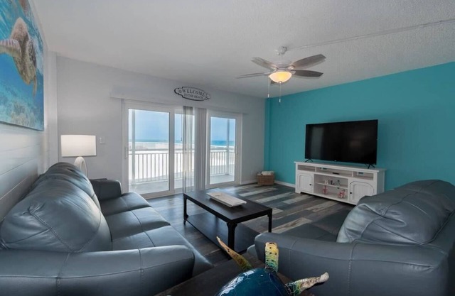 Oceanfront Updated Condo - Direct Beach Access!