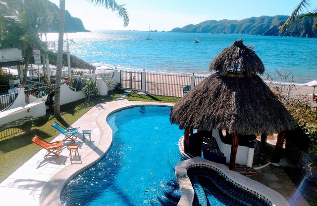 Villa frente al mar con piscina