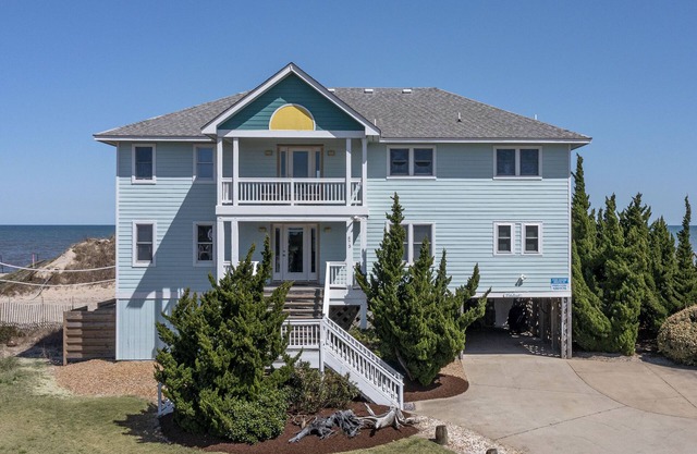 ¡Reserve 2020 Oceanfront w Private Beach Walkway, Elevator, Custom Pool, VIEWS!