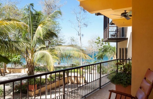 Casa de 3 dormitorios frente al mar ubicada en la ciudad de Las Catalinas Beach
