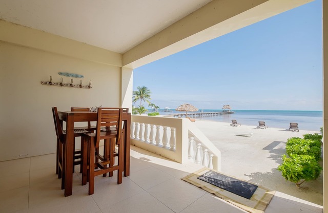 Ocean's Edge 1B, Gorgeous Beachfront Condo, Ground-floor and Steps from Beach!