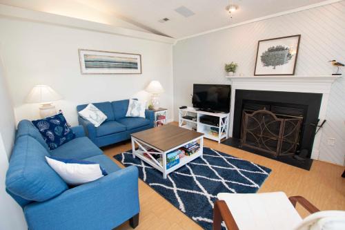 Oceanside, Close to Beach and shopping, Community Amenities, 602, Beach Bellini