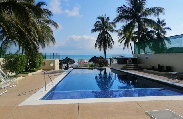 Condominio frente al mar bellamente decorado, ¡ESPECIAL DE VERANO! $ 169 / NOCHE