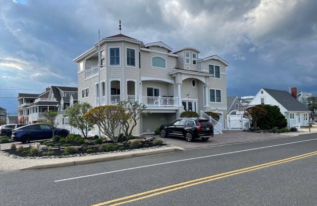 Oceanside home w/ pool, roof deck and all things provided.