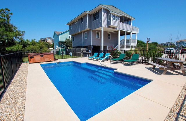 Oceanside, Private Pool, Hot Tub, Close to Beach, WW874, Whalecome Aboard