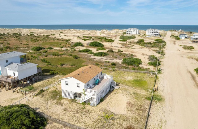 Oceanside, Wild Horses! Beach getaway, remote location, 4x1701, Sandy Paws Retreat