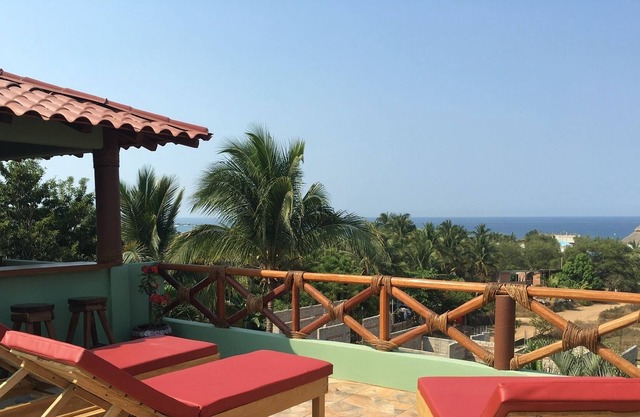 Increíble vista al mar toda la playa y la ciudad de Zicatela 3 Br. 3. 5 baños!