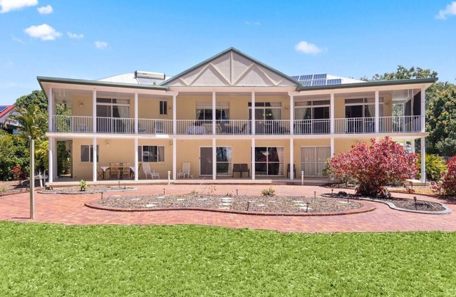 Oceanview Estate An Expansive Family Retreat