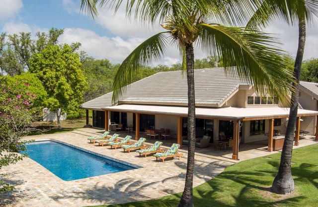 Oceanview Estate w/ Pool/Spa, Tennis Court, Fitness Pavilion & AC: Olomana Hale