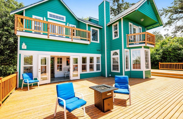 Oceanview Home with High-Speed WiFi, Washer/Dryer, & Gas Fireplaces