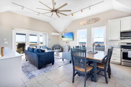 Oceanview Oasis Newly Renovated Parking