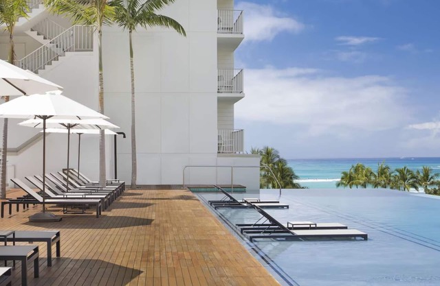 Oceanview Room w/ Stunning Diamond Head Vista
