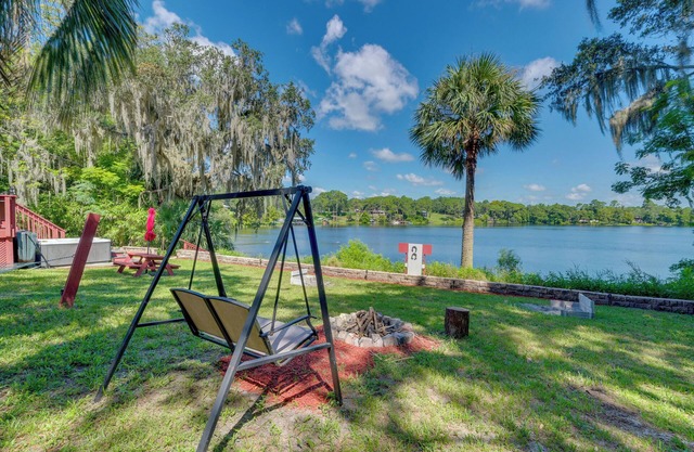 Ocklawaha House en Lake Fay con mesa de billar y jacuzzi