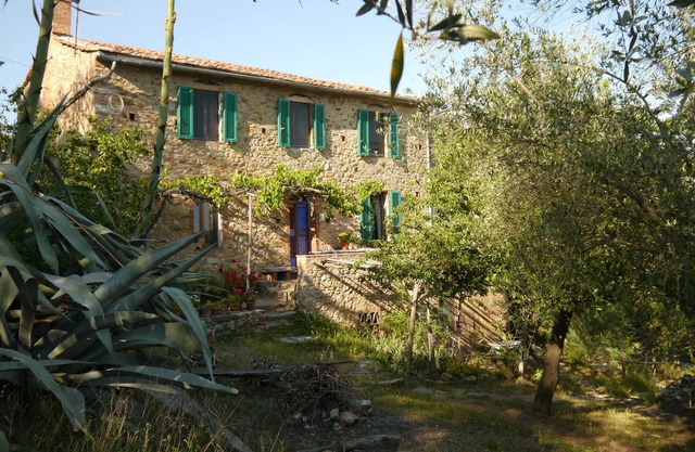 Ökohof en el antiguo olivar cerca del mar, hermosa vista, pozos de baño