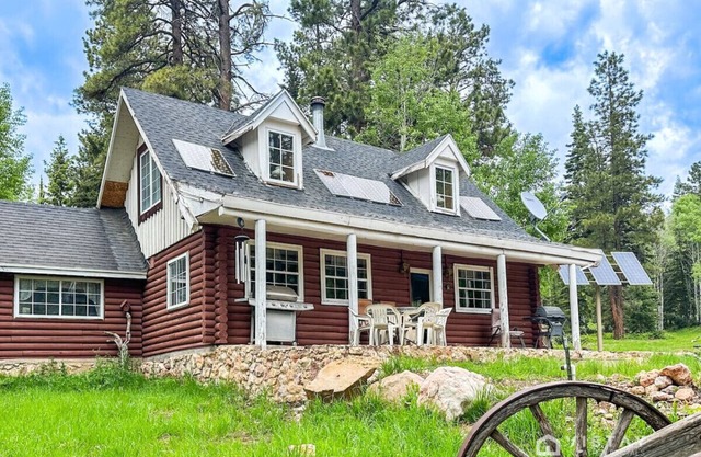 Off-grid Cabin at Angel Valley Ranch