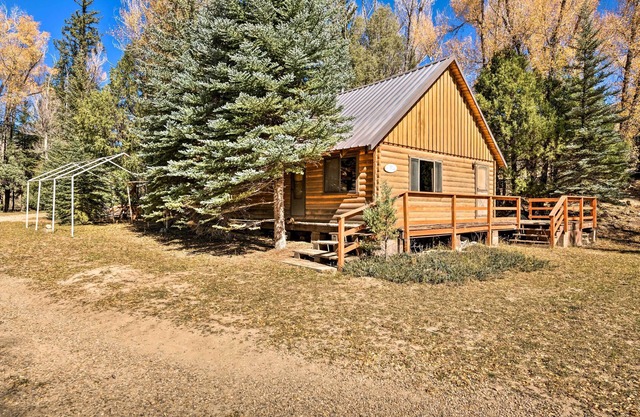 Sun-Lit Orangeville Cabin w/ River Access!