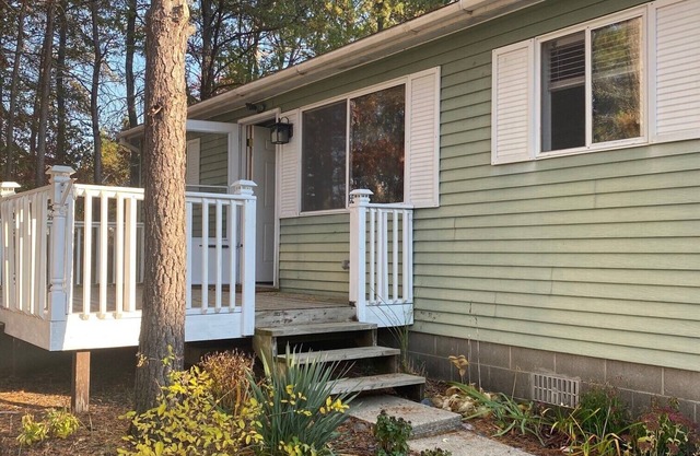 Off-Roaders Oasis-3-bedroom cabin with WiFi, AC in delightful St. Helen