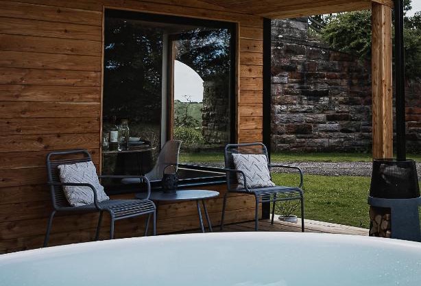 Off the Track Scotland, Luxury Lodge