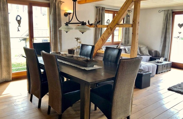 Offene Ferienwohnung, Grosse Panorama-terrasse in Einem Kleinen Ruhigen Bergdorf