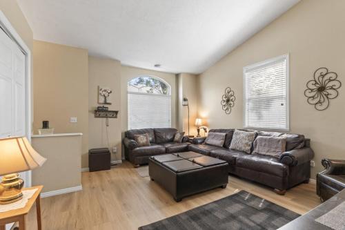Ogden Duplex Gem Mins to Downtown and Ski Resorts